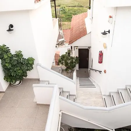 Maria Aparthotel